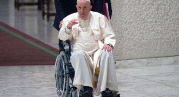 RUČAK Papa Franjo se družio s 1300 beskućnika. 'Ako je naše srce umrtvljeno i ravnodušno ...'