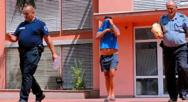 MOSTARSKA POLICIJA U AKCIJI Brzom reakcijom uhićeni provalnici u automobile