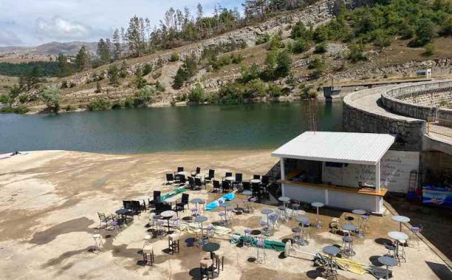 Stronger than the state, but not rain – the refreshing weather closed the beach bar on Klinje