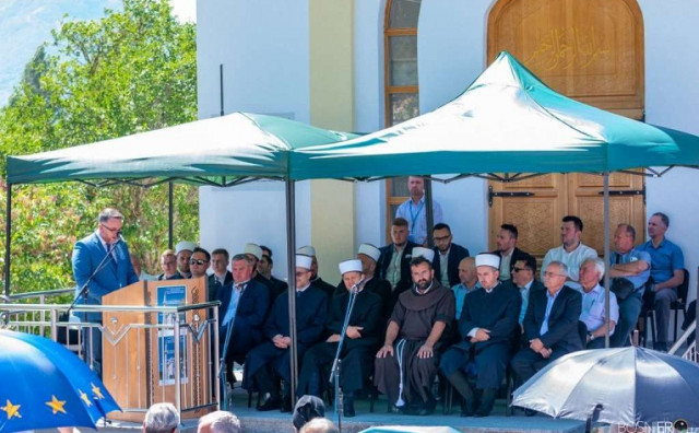 PREMIJER NA OTVORENJU U DUVNU "Ponosam sam što posvećujete džamiju u većinski hrvatskom i katoličkom stanovništvu"