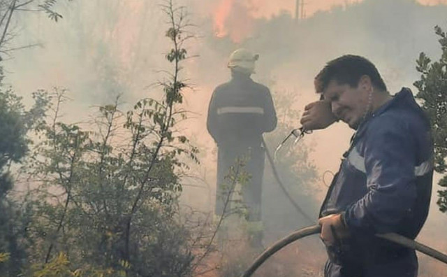 HEROJI IZ NEUMA RISKIRAJU ŽIVOTE "Ostali smo bez vode opkoljeni vatrom, kolege su mislile da smo izgorjeli"