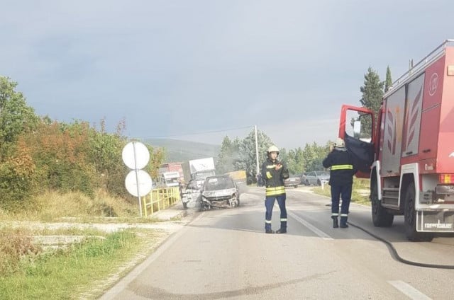 Na Cesti Grude - Široki Brijeg Zapalio Se Jedan Automobil, Drugi ...