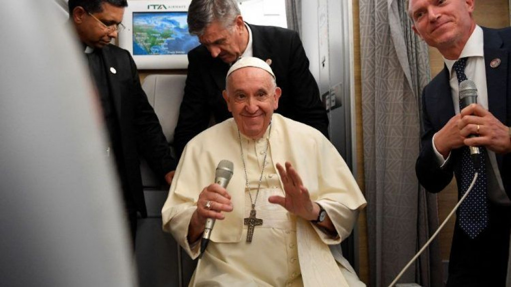 TRODNEVNI POSJET Papa Franjo sletio u Kazahstan, sudjelovat će na kongresu svjetskih religija