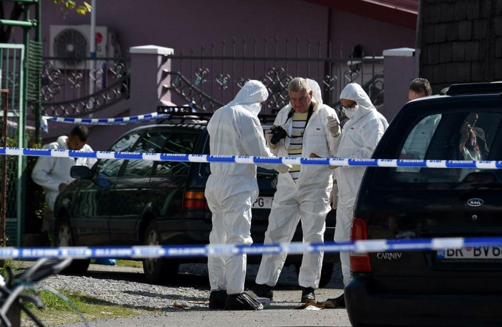 PODGORICA Na kuću policajca bačene dvije bombe. Tijekom očevida muškarac zapucao na policiju, a oni uzvratili i ubili ga