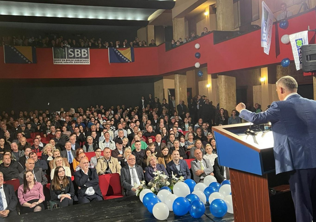 FAHRUDIN RADONČIĆ "Džaba je Putinova pudlica išla u Moskvu, naši nogometaši neće igrati utakmicu s Rusijom"