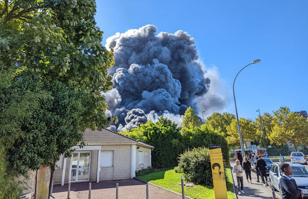PARIZ Najveća svjetska pijaca u plamenu