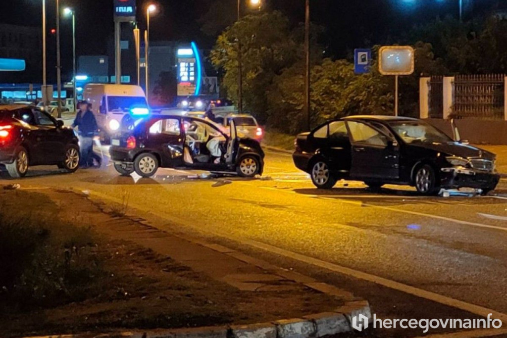 SUDAR NA IZLAZU IZ MOSTARA Ozlijeđene četiri osobe, veća materijalna šteta