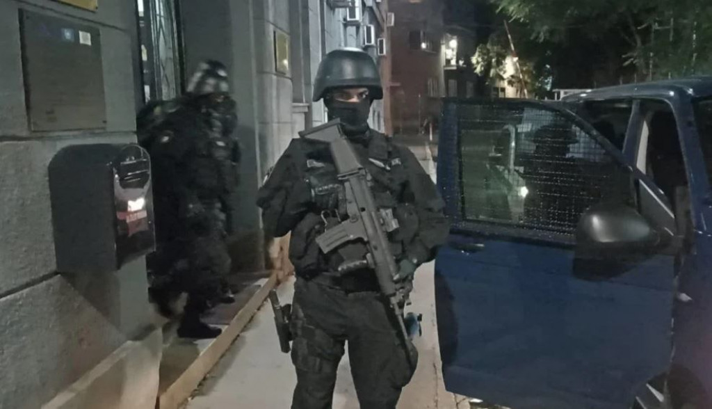 SUD BIH Pritvor policajcu koji se sumnjiči da je odavao tajne za 2000 maraka, ali i još jednom uhićenom zbog velikih količina droge