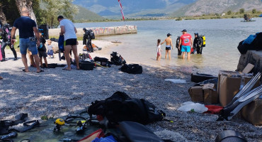 SKUPILI SE RONIOCI IZ REGIJE U uređenju podvodnog dijela Mostarskog jezera sudjelovali i članovi gradske uprave