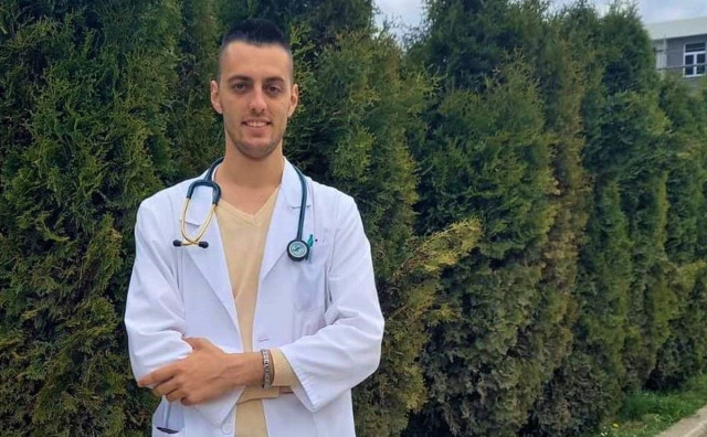 UPOZNAJTE GA Ovo je najmlađi doktor medicine u Bosni i Hercegovini