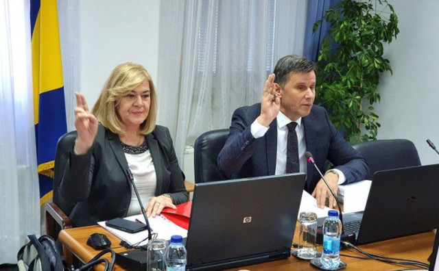 Revizija utvrdila neefikasnost Novalićeve vlade, a sad Vlada FBiH godinu dana traži revizore koji će im napisati da su bili dobri