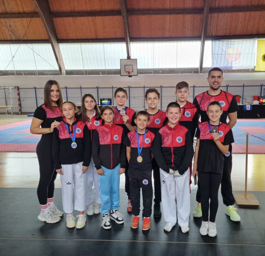 ODLIČAN POČETAK SEZONE Taekvondaši Zrinjskog se iz Livna vratili sa 6 medalja
