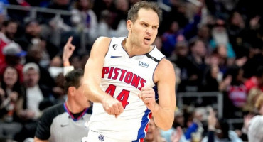 ČUDESNI BABO Ni skoro 40 koševa Bojana Bogdanovića nije bilo dovoljno za pobjedu protiv Lakersa