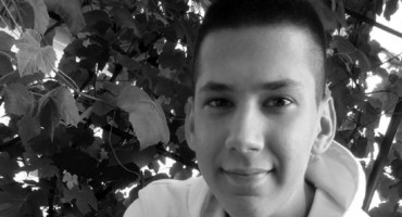 SAMOUBOJSTVO MLADIĆA Osim radnika benzinske, uhićena još jedna osoba. Oglasio se vlasnik benzinske, ali i Mladenova majka