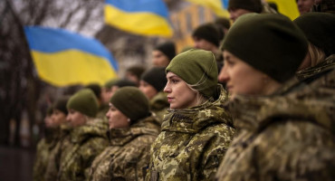 22% POSTO VOJSKE Ukrajinu brani 40 tisuća žena. Veliki broj su časnice, a među njima su snajperistkinje i zapovjednice vozila