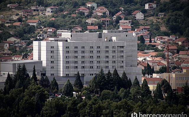 AUTO SREDNJE KLASE Mostarska bolnica kupila od MRM-a vozilo u vrijednosti 70 tisuća maraka