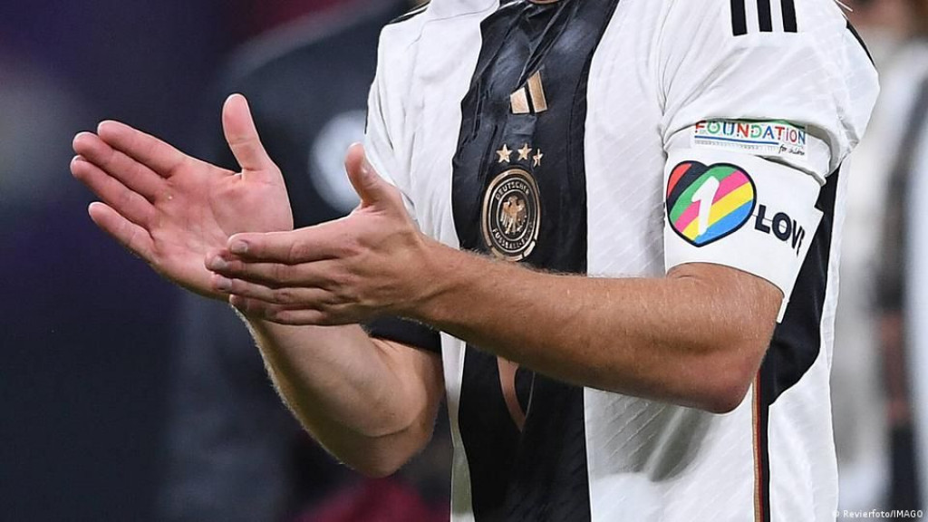 FIFA NAREDILA Nijedna reprezentacija ne smije nositi traku u duginim bojama