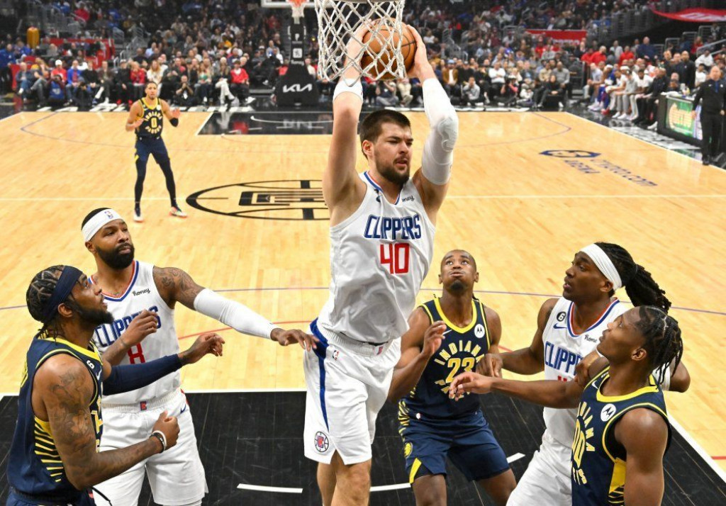 I ON JE U EUFORIJI Pogledajte što je Ivica Zubac obukao nakon svoje utakmice života