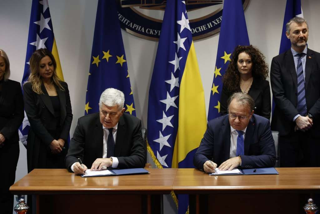 ŠALJU SDA U OPORBU 'Osmorka' i HDZ se dogovorili, evo što su sve potpisali u sporazumu
