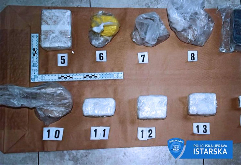 PRETRES I ZAPLJENA Starac dilao heroin, pronašli mu više od 3 kg