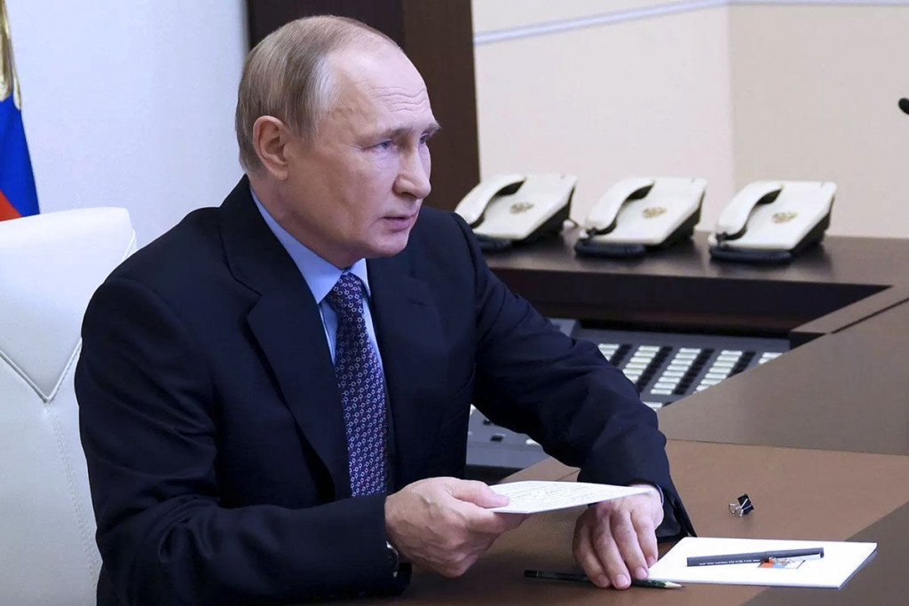 PUTIN SPREMA IZMJENE Oduzimanje putovnica svim naturaliziranim Rusima