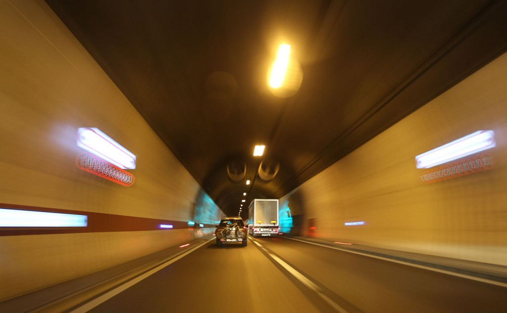 Nepoznata osoba pucala tijekom vožnje u tunelu, policija otvorila istragu nakon objavljene snimke