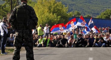TENZIJE SAMO ODGOĐENE Kosovski Srbi imaju 48 sati da predaju registracije koje im izdaje Srbija, svi moraju imati kosovske