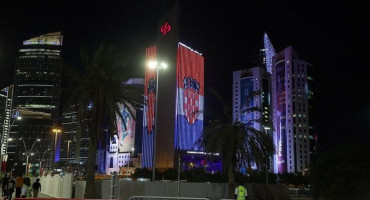 BILO KUDA ŠAHOVNICA SVUDA Na neboderu u Dohi zasjala velika hrvatska zastava