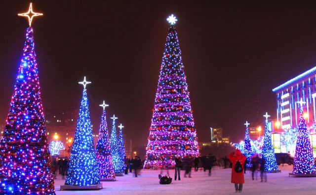 PRKOS RUSKIM NAPADIMA Božićna drvca u Kijevu bit će postavljena bez lampica
