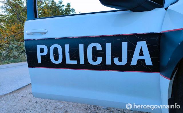 ODRAĐENO FILMSKI U Mostaru ukraden automobil kojim je provaljeno u tržni centar, a iz njega otuđen sef