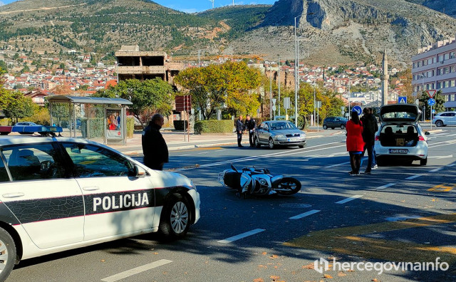 AUTO I MOTOR Novi sudar u središtu Mostara, jedna osoba ozlijeđena