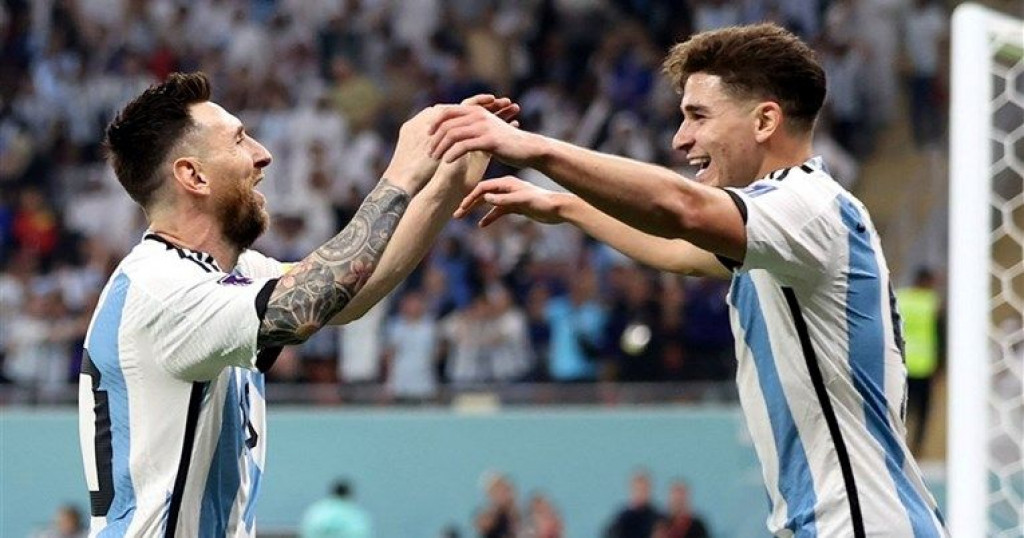 AUSTRALIJA SKUPO PRODALA KOŽU Messi i Alvarez pogađali za četvrtfinale Argentine
