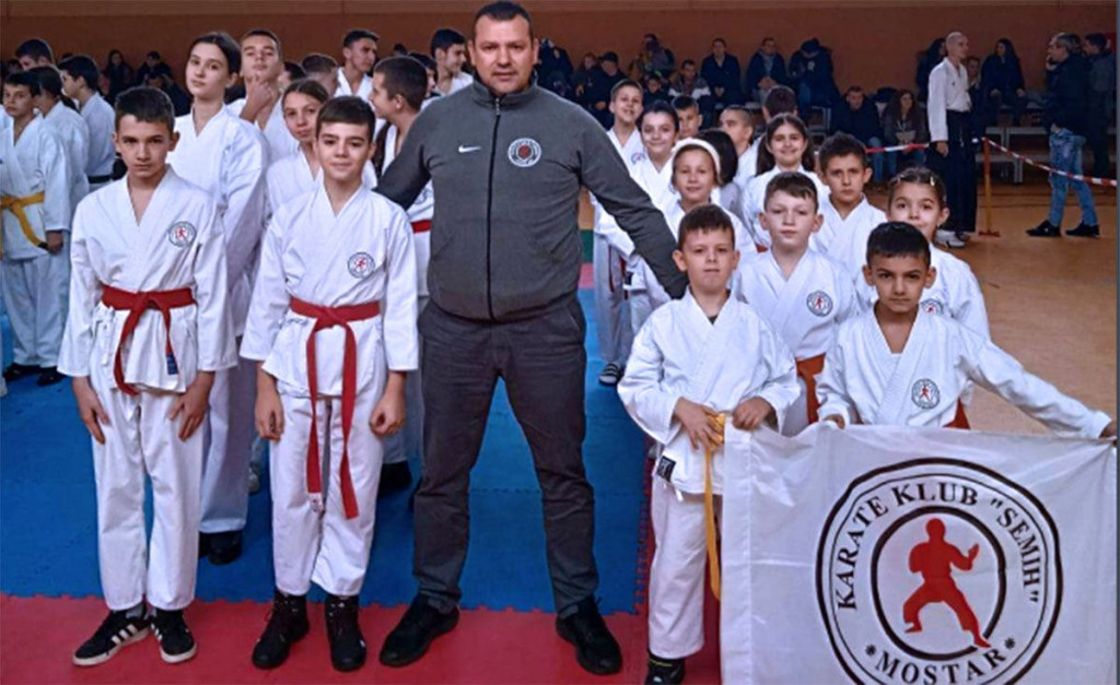 ODLIČAN USPJEH Mostarski karatisti nastupili sa 29 natjecatelja, a kući se vratili s 35 medalja