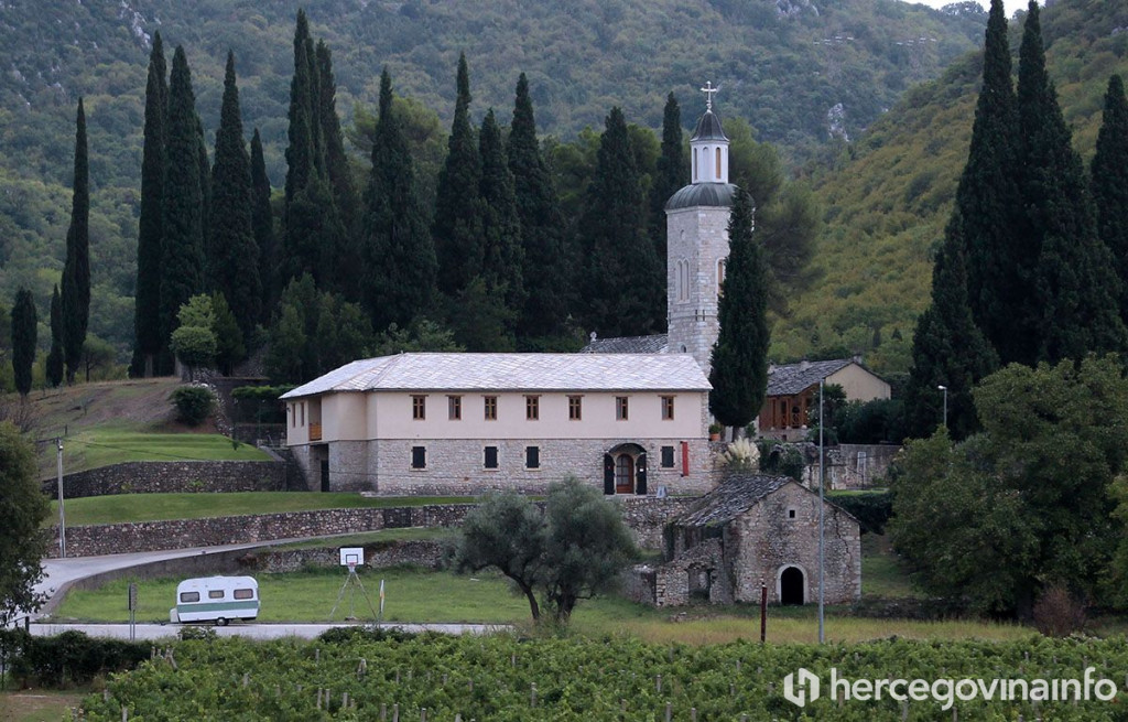 SAMOSTALNA IZLOŽBA Hercegovka izlaže svoja djela nadomak Mostara