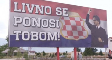 LIVNO NIJE ZABORAVILO SVOG TRENERA Tijelima ispisali ime Zlatka Dalića na gradskom stadionu