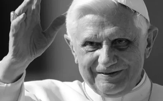 U 95. GODINI ŽIVOTA Preminuo papa Benedikt