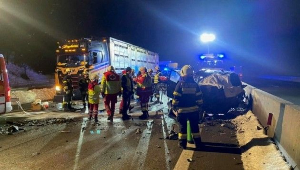 ZABILA SE U KAMION VOZAČA IZ BIH Žena u Austriji vozila u krivom smjeru na autocesti, poginula je na mjestu nezgode