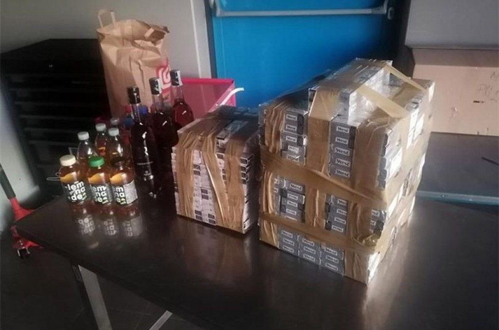 PRETJERAO S RAKIJOM I CIGARETAMA Na hrvatskoj granici platio kaznu od 14.700 eura