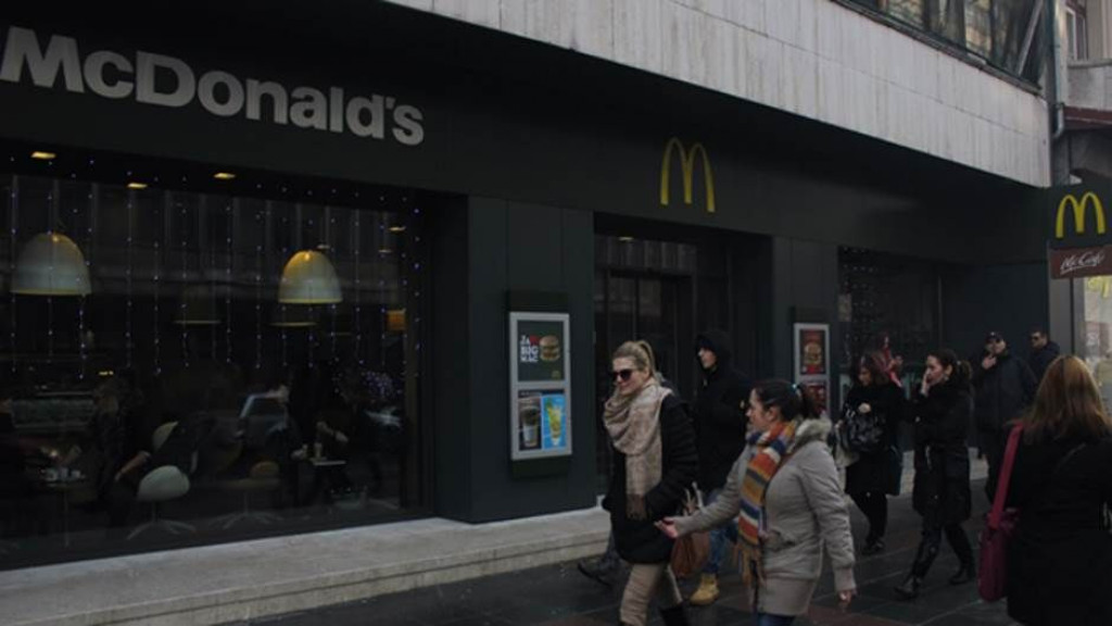 AMERIČKA FRANŠIZA, BH. POSLOVANJE McDonald's tisuće dužan samo za vodu, 'ušlepali' se na tuđe instalacije