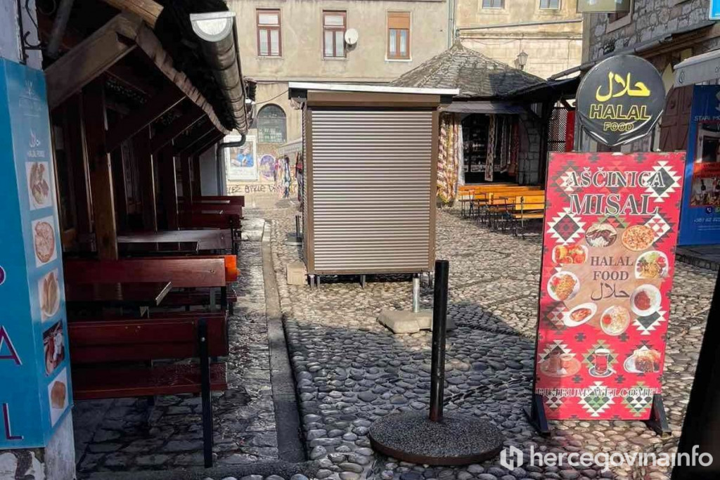 UZURPIRANJE KALDRME U Starom gradu pod UNESCO zaštitom na pješačkoj zoni tjednima stoji zabušen objekt