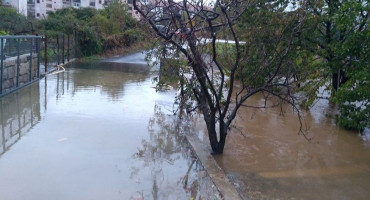 POPLAVE U HERCEGOVINI Voda prijeti kućama u još jednom gradu, promet bio privremeno obustavljen