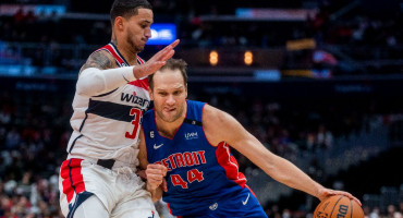 NBA Bojan Bogdanović odlazi iz Detroita? Bucksima bi bio idealno pojačanje