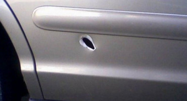 BEZ OZLIJEĐENIH Zalutali metak pogodio automobil u Širokom Brijegu
