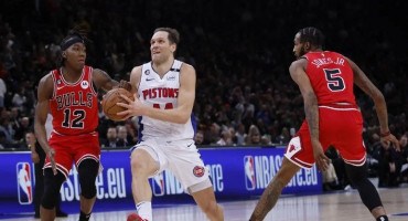 MOSTARAC ODLIČAN U PARIZU Njegovom Detroitu nije pomoglo ni njegovih 25 koševa