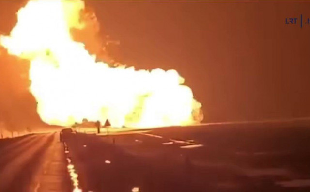 Eksplozija na plinovodu između Litve i Latvije, plamen se vidi na udaljenosti od 17 kilometara