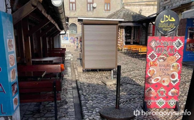 UZURPIRANJE KALDRME U Starom gradu pod UNESCO zaštitom na pješačkoj zoni tjednima stoji zabušen objekt