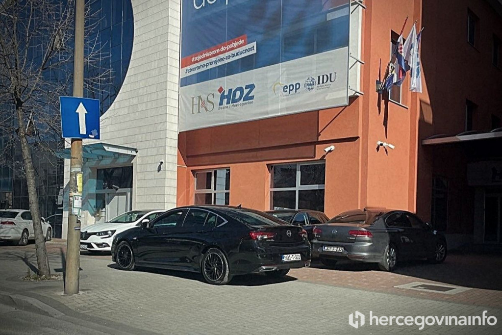 (DEZ)INFORMIRANJE PREDSJEDNIKA Bošnjakova ravnateljica ZZO-a na brifingu kod Čovića