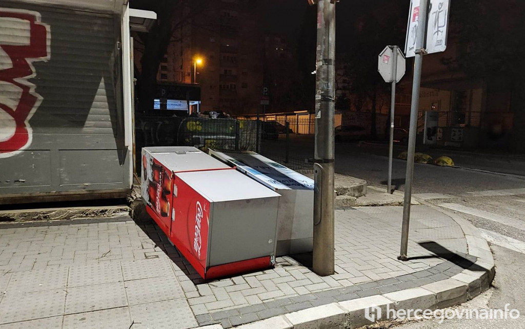 JAK VJETAR Nekoliko naselja oko Jablanice ostalo bez struje, po Mostaru smeće i oboreni frižideri