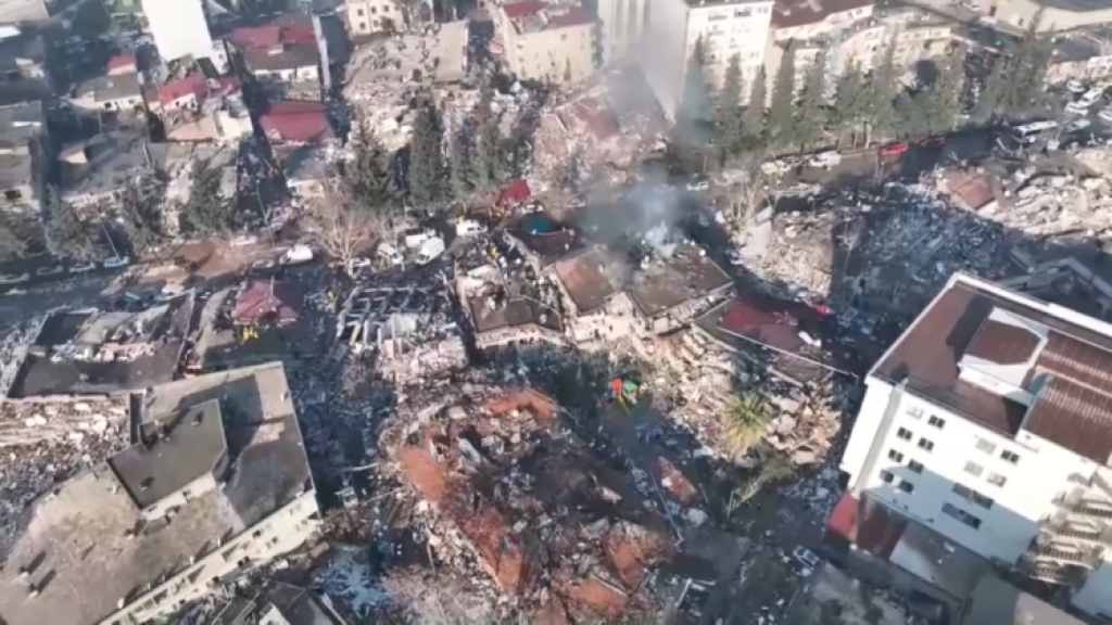 NAKON POTRESA Državljanka BiH traga za sedam članova obitelji pod ruševinama