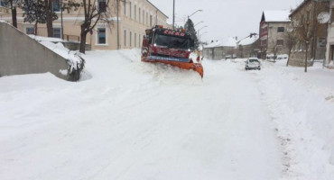 SNJEŽNO NEVRIJEME Obustavljen promet za kamione od Tomislavgrada prema Posušju i Šujici